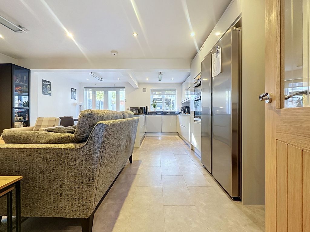 Property photo 3 of 17 Kitchen Diner