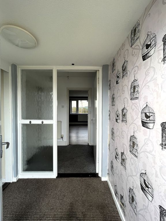 Property photo 2 of 15 Vestibule.Jpg