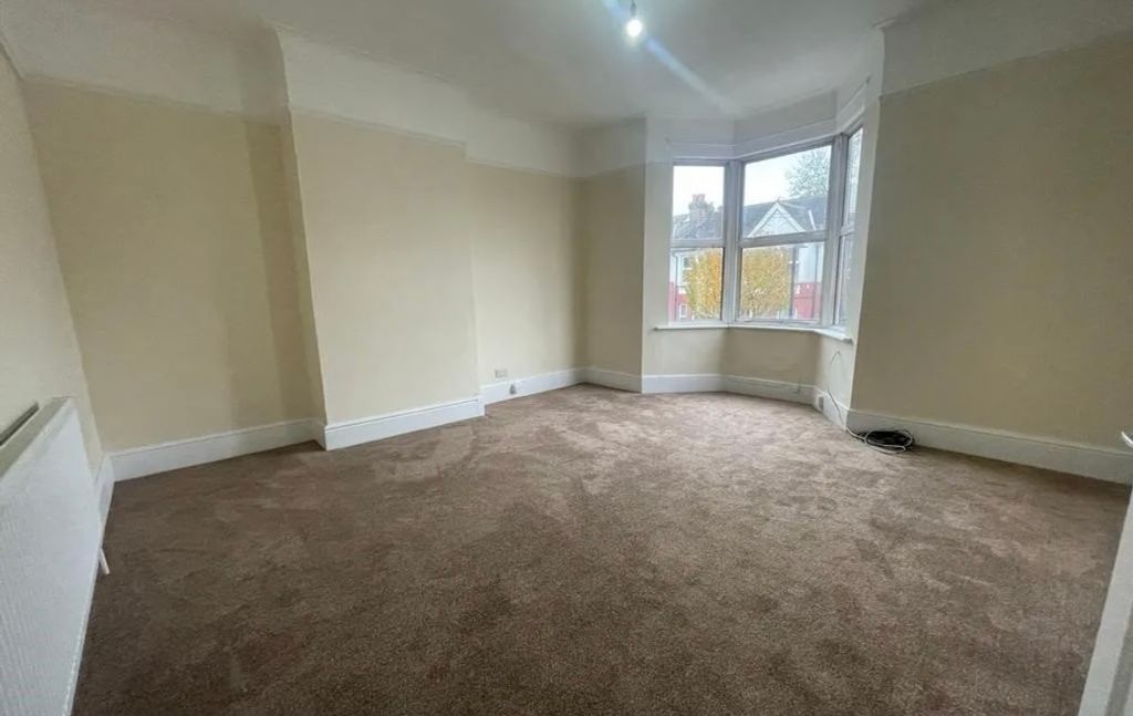 Property photo 1 of 6 Img_9583