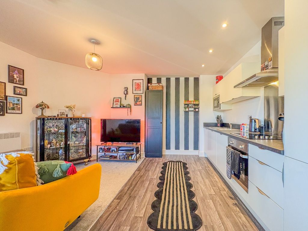 Property photo 2 of 16 4043194