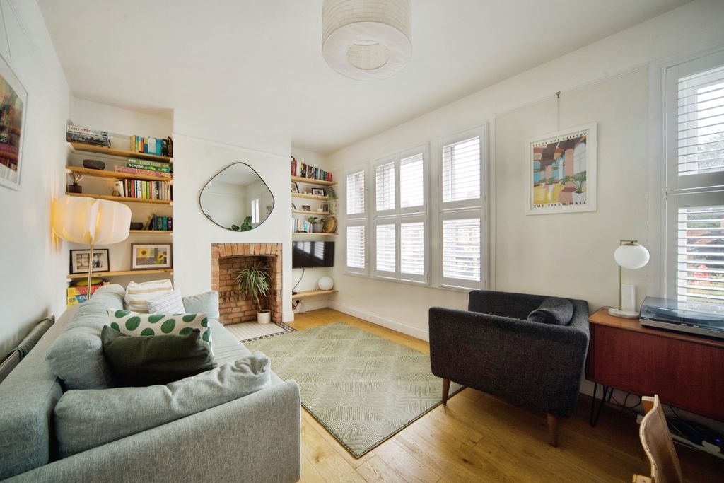 Property photo 2 of 17 Photo