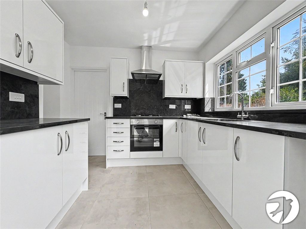 Property photo 3 of 24 Picture No. 23