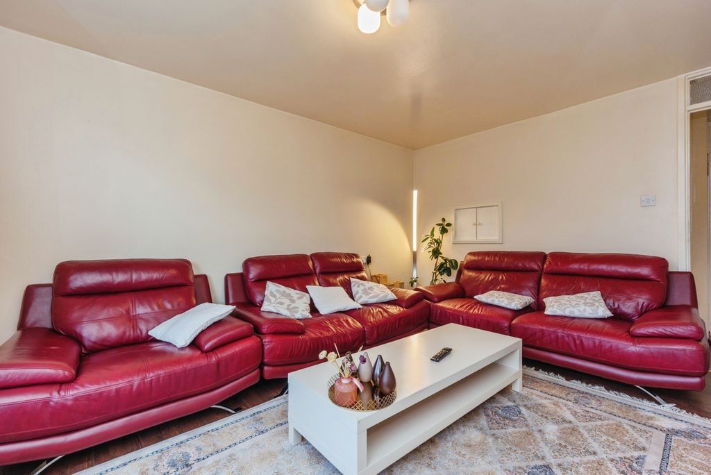 Property photo 2 of 12 Pbox-Img.Jpg