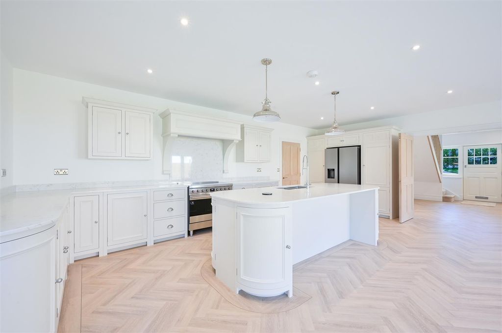 Property photo 2 of 28 The Avenue,  Plot 1- (6).Jpg
