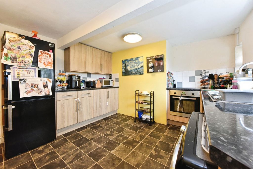 Property photo 3 of 13 Kitchen
