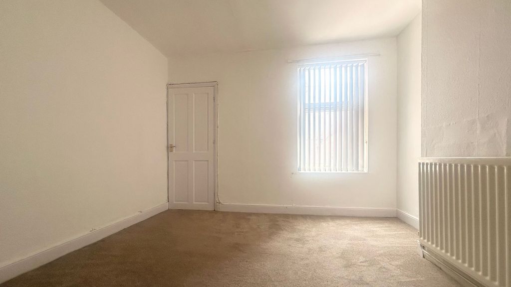 Property photo 2 of 10 Bedroom 1