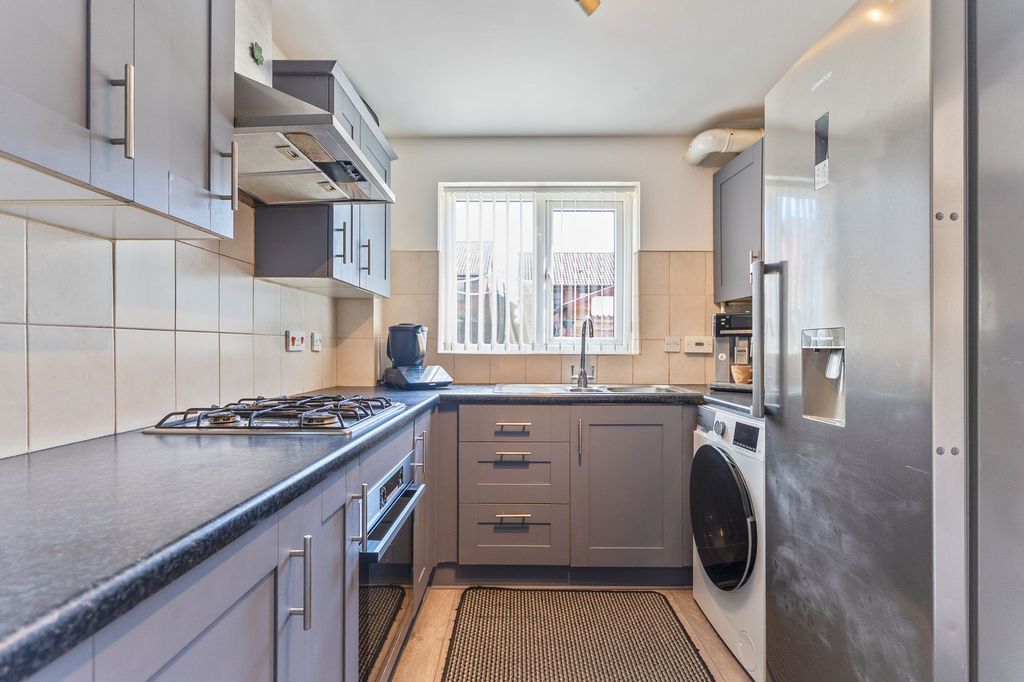 Property photo 3 of 24