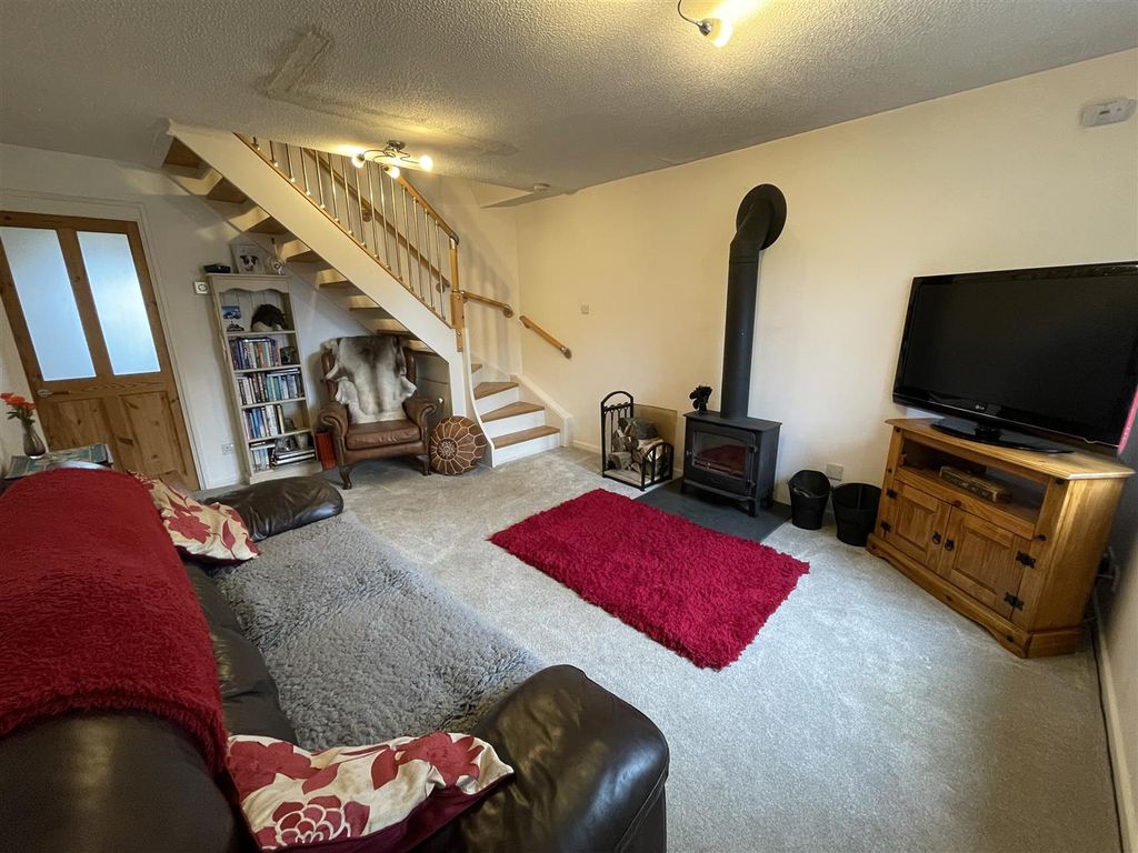 Property photo 2 of 11 Lounge
