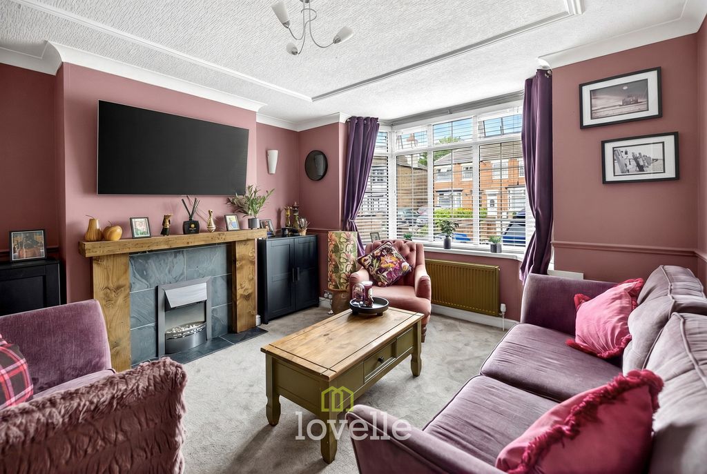 Property photo 2 of 35