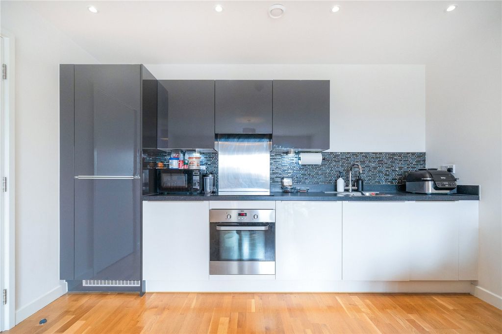 Property photo 3 of 14 Picture No. 02