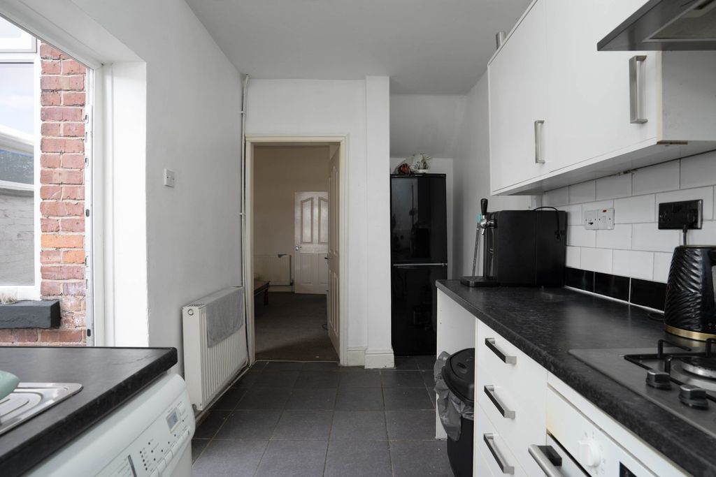 Property photo 3 of 13 Picture No. 06