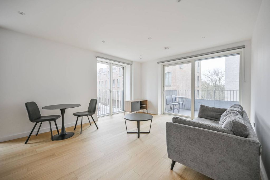 Property photo 3 of 14