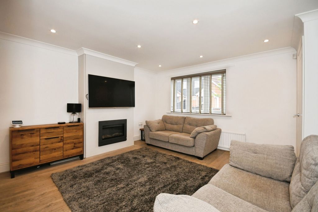 Property photo 2 of 17 Photo