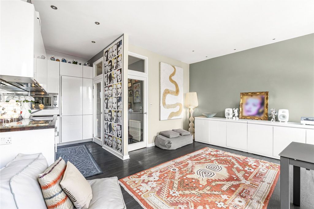 Property photo 1 of 17 Reception/Kitchen