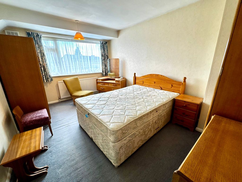 Property photo 2 of 12 8E5d695d-B672-45E5-82B9-c41A8268A008