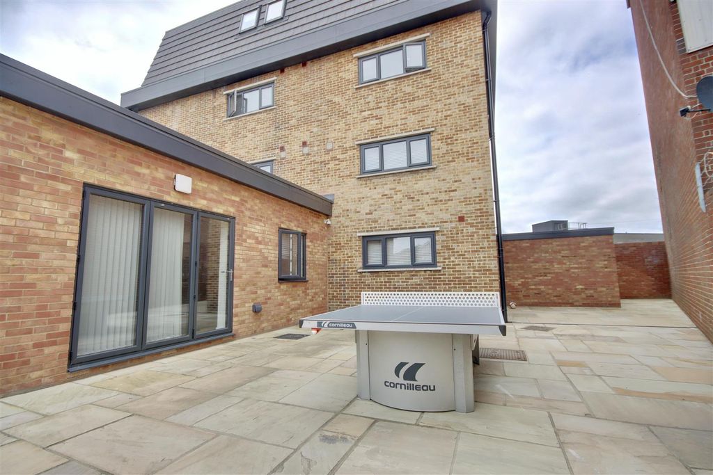 Property photo 1 of 21 7128A4D0-C2Be-4989-B132-A0F4A8Fddeed_1_201_A.Jpeg