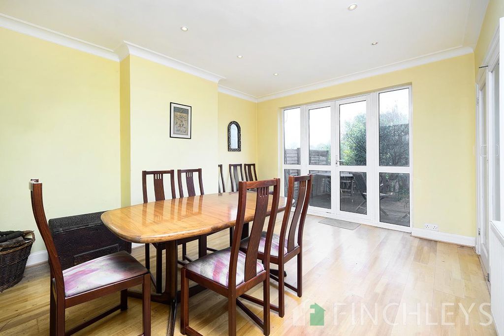 Property photo 3 of 20 W03.Jpg