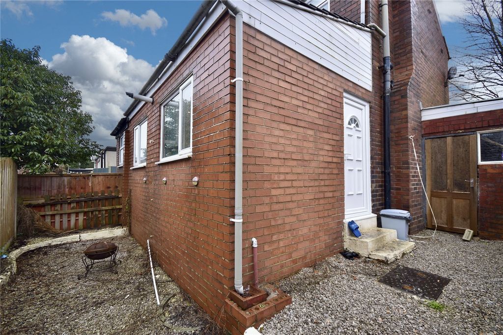 Property photo 2 of 15 Picture No. 18