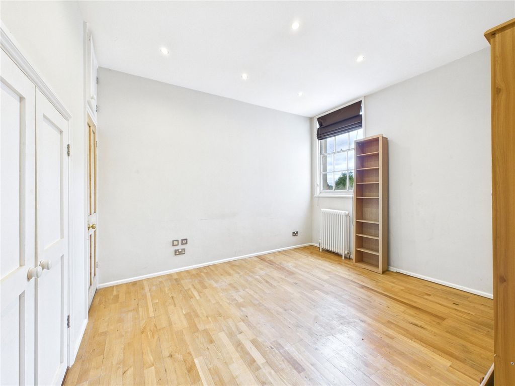 Property photo 3 of 9 3 - Picture No. 05