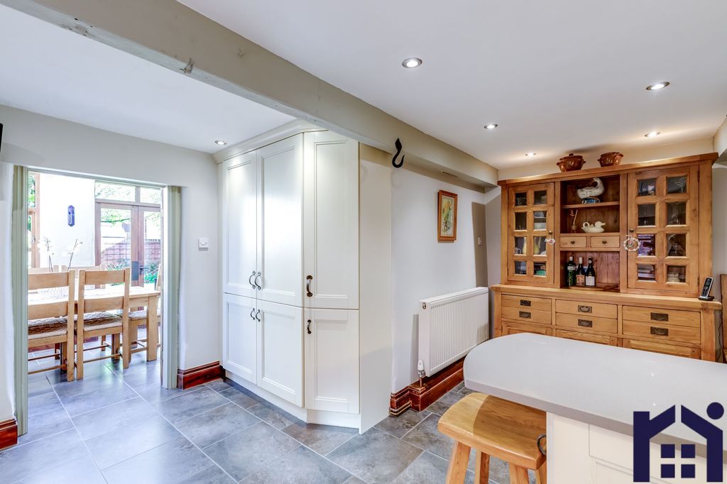 Property photo 3 of 58 Breakfast Kitchen