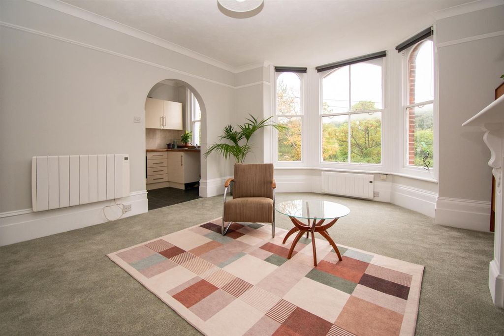 Property photo 2 of 14 Living Space