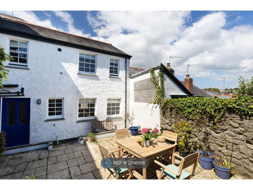 Property photo 3 of 11