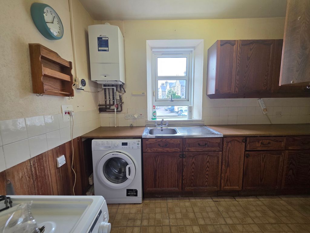 2 bed flat for saleKingsmills, Elgin IV30 photo 4