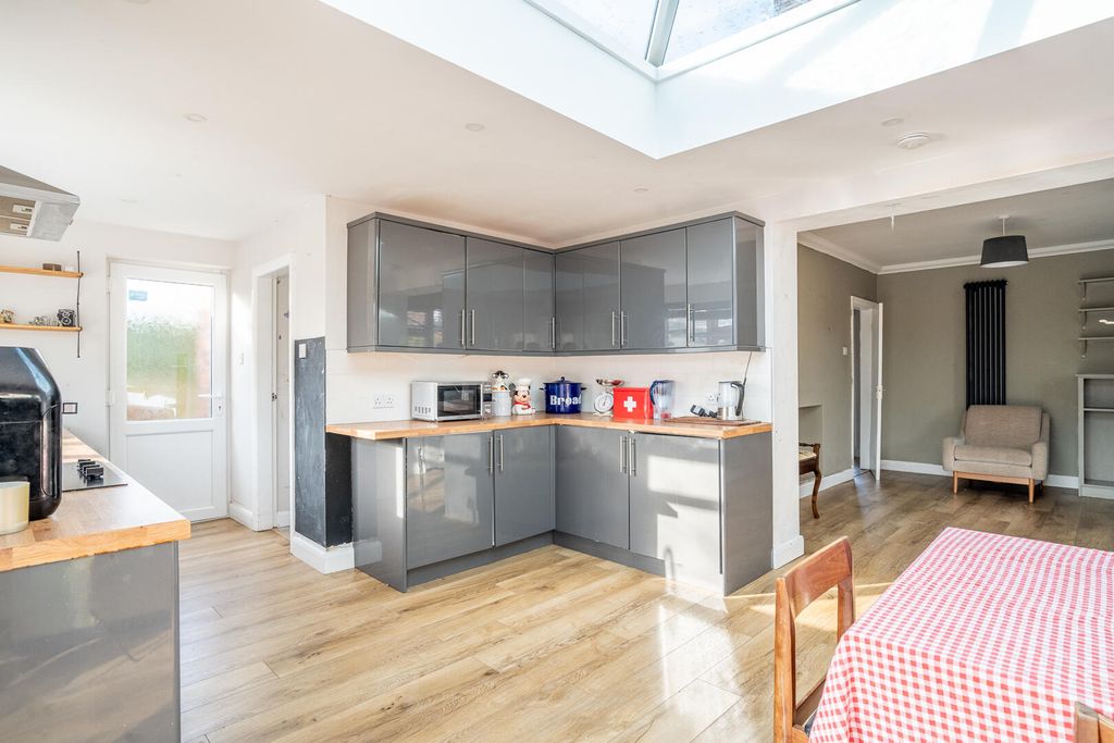 Property photo 3 of 15 Kitchen