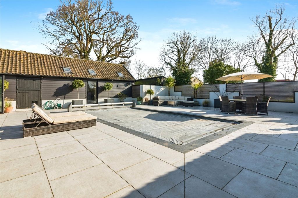 Property photo 3 of 43 Terrace And Pool