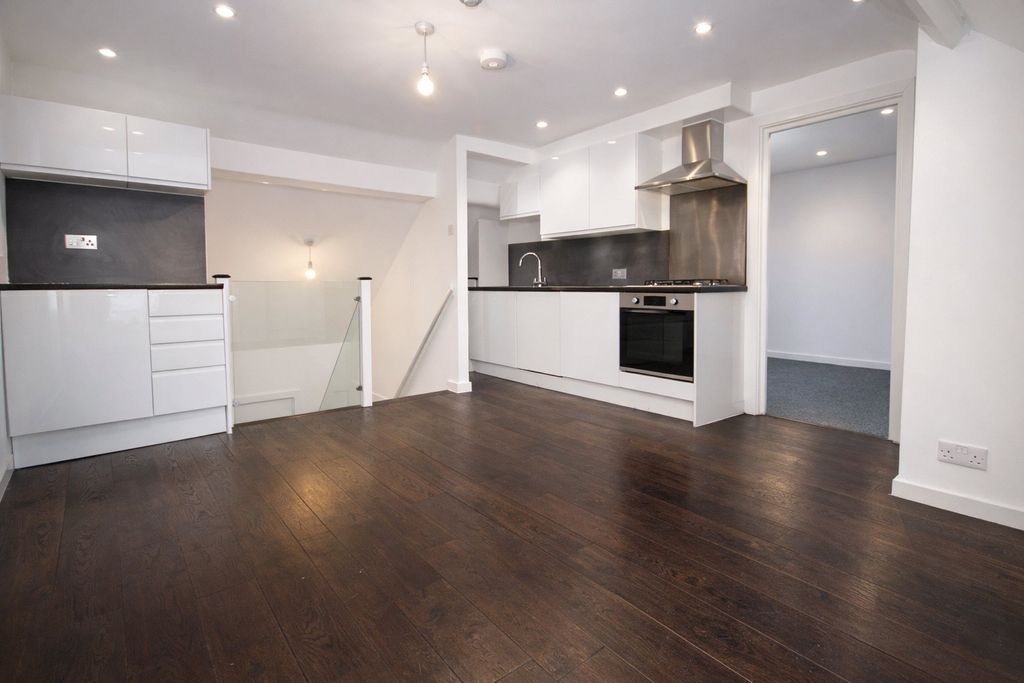 Property photo 2 of 9 Reception/Kitchen