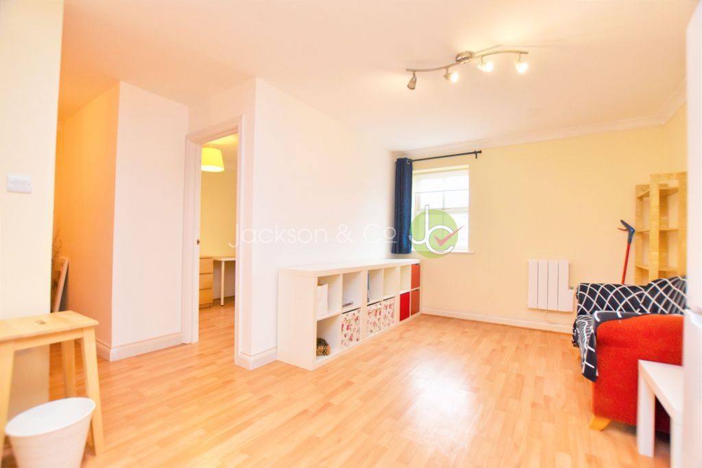 Property photo 3 of 5 3