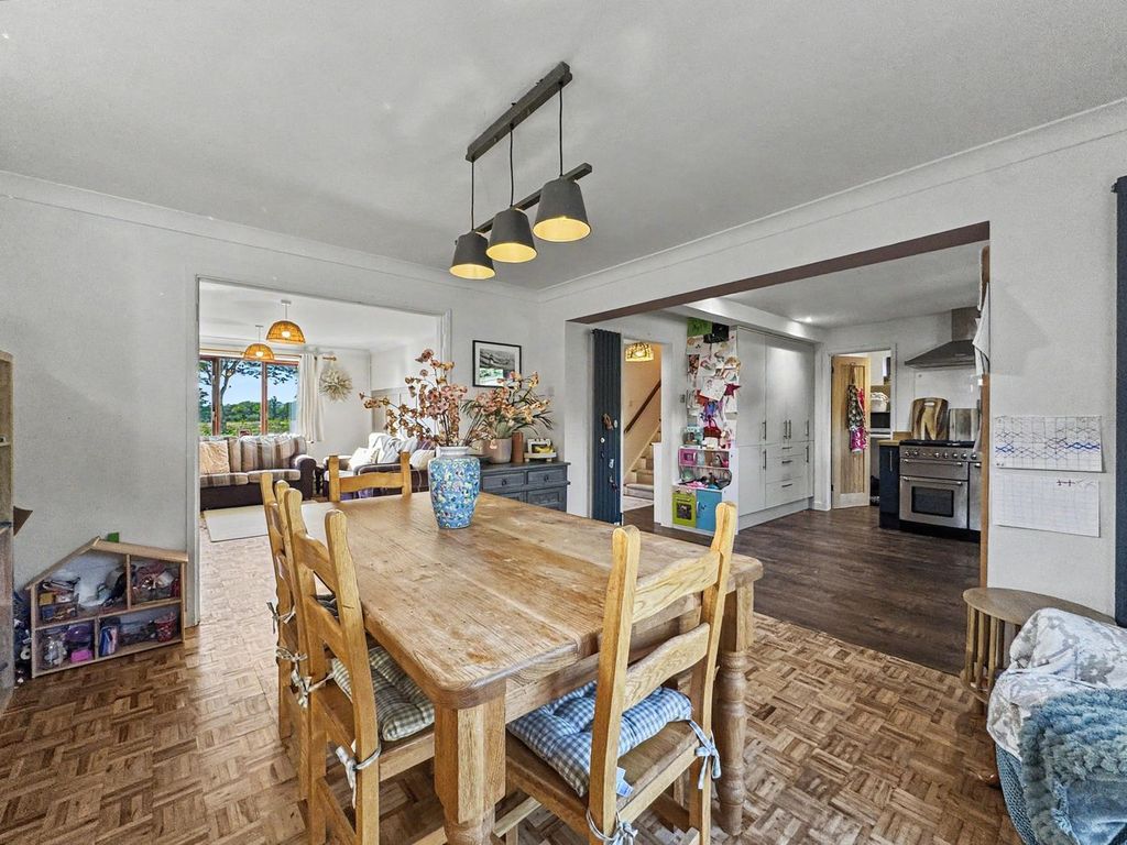 Property photo 2 of 30
