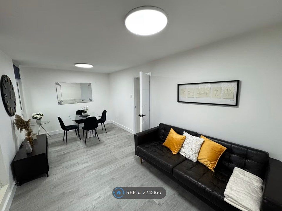 Property photo 1 of 15 Living Room