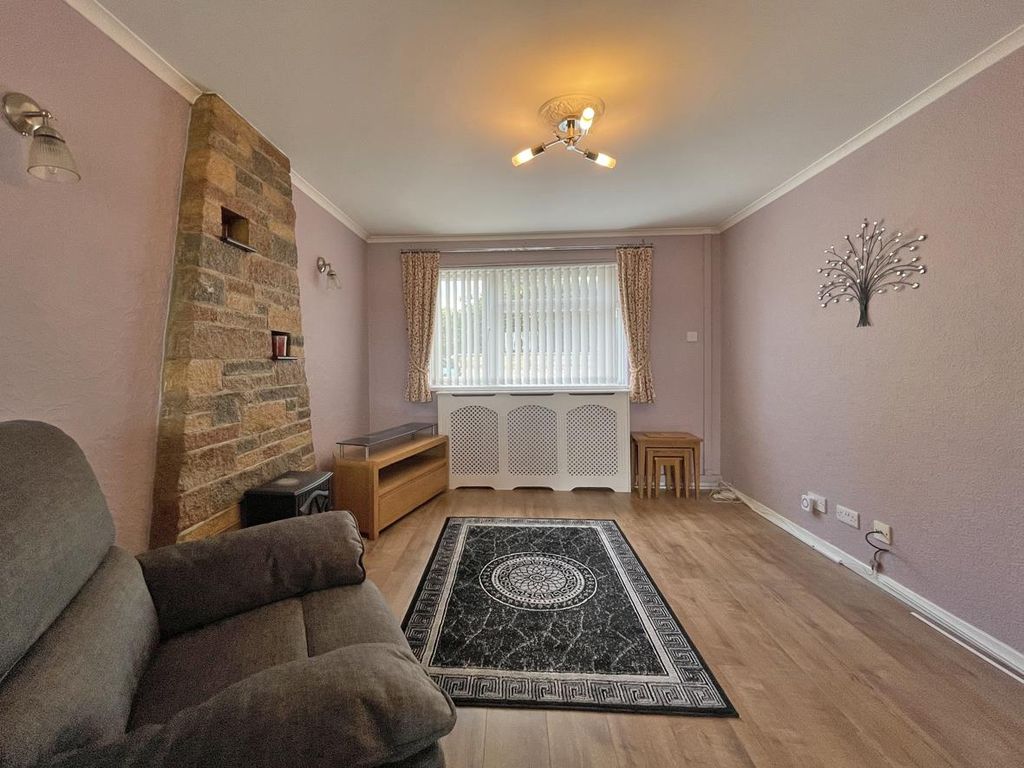 Property photo 2 of 17 Walkhampton Walk 35- Lounge 1.Jpg