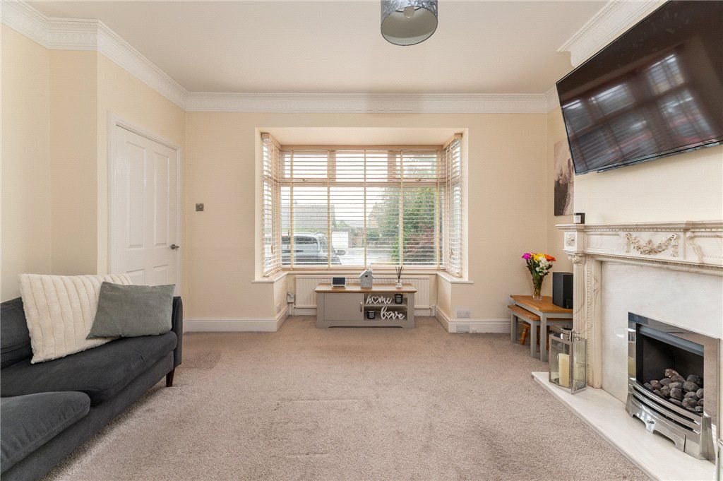 Property photo 3 of 30 Living Room