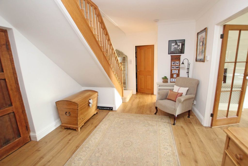 Property photo 2 of 21