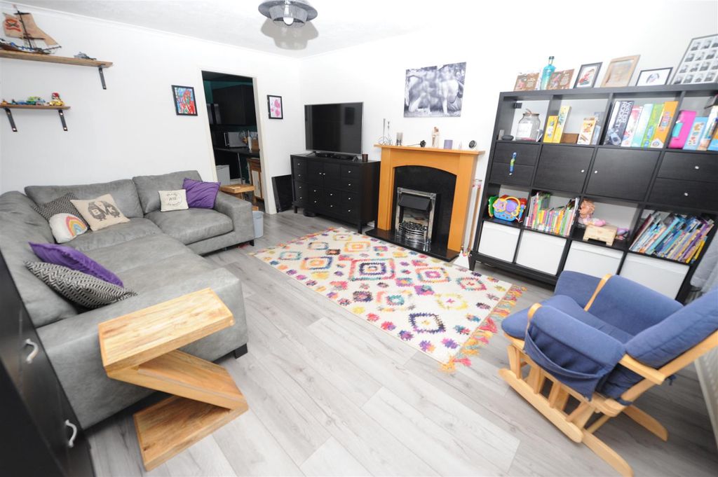 Property photo 3 of 19