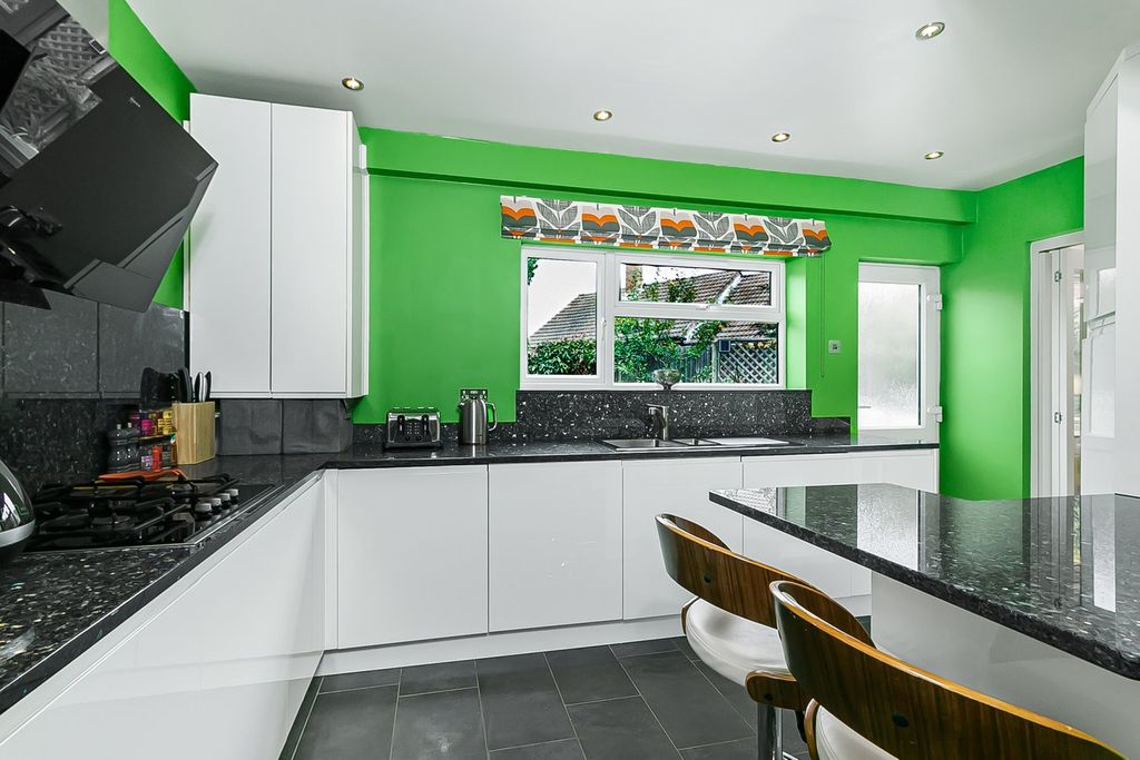 Property photo 2 of 13