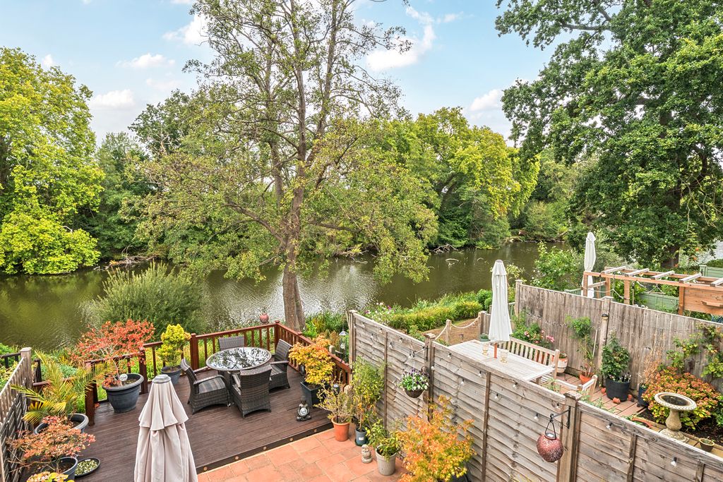 Property photo 2 of 16 Property Image