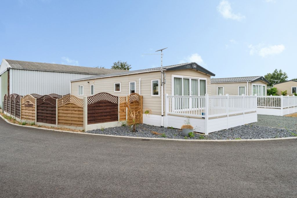 Property photo 1 of 21 Pbox-Img.Jpg