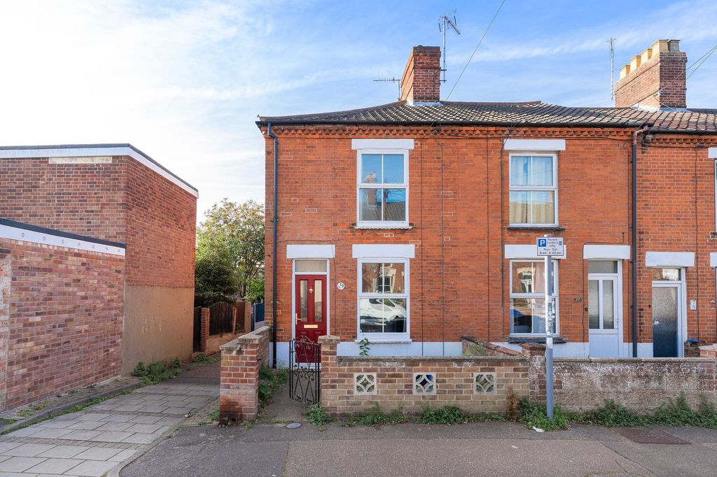 Property photo 1 of 18
