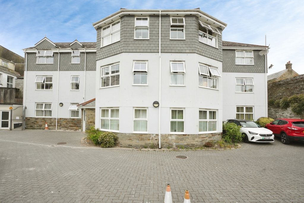 Property photo 1 of 17 Pbox-Img.Jpg