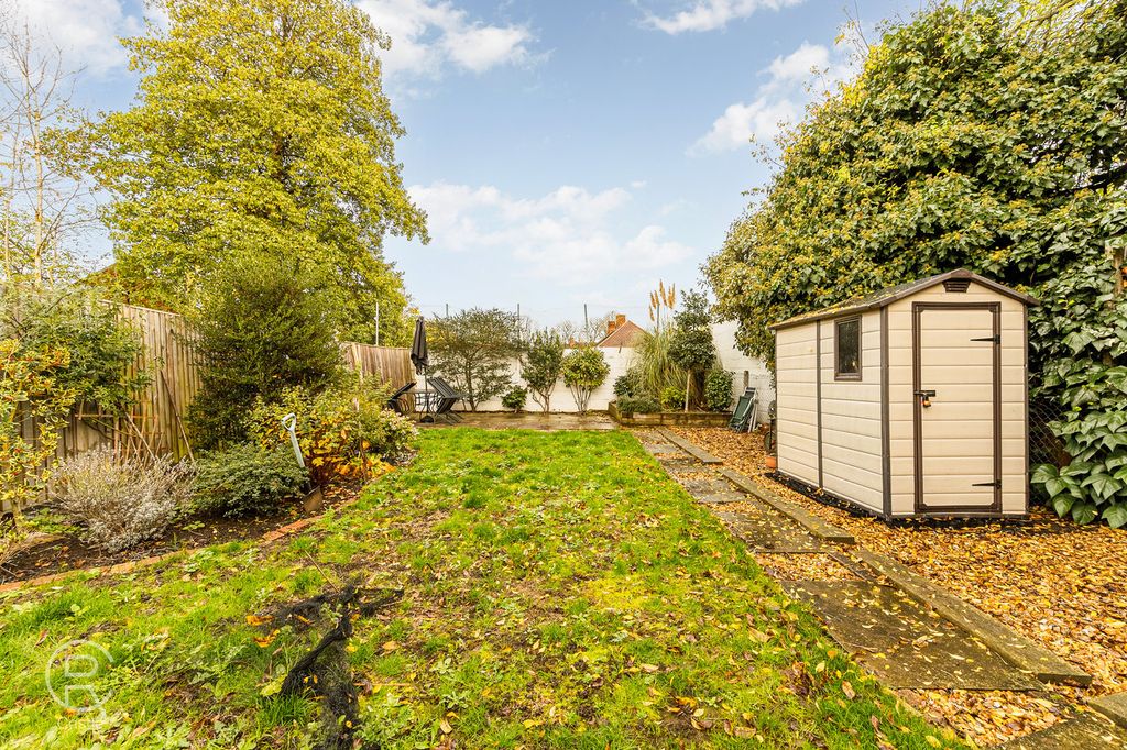 Property photo 2 of 9