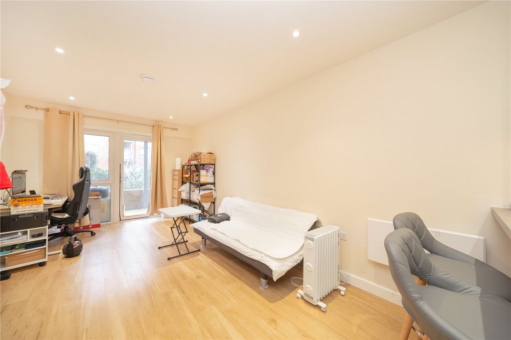 Property photo 3 of 7 Picture No. 01