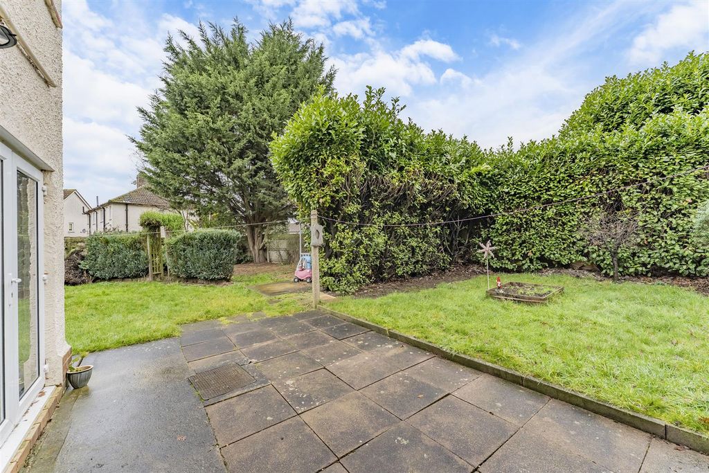 Property photo 2 of 14