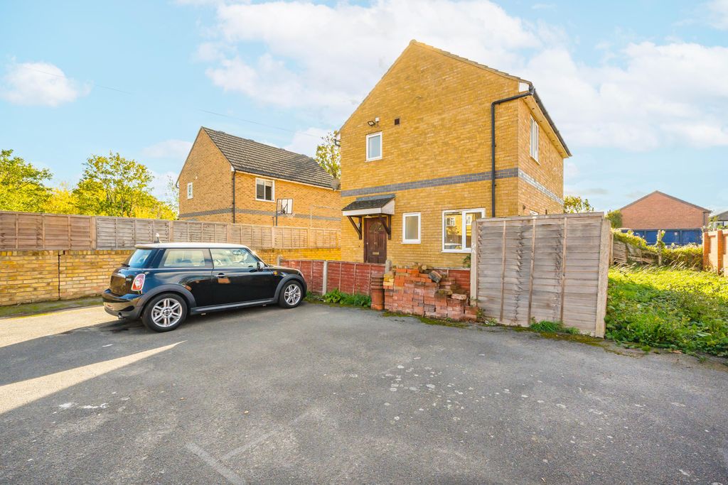 Property photo 2 of 9