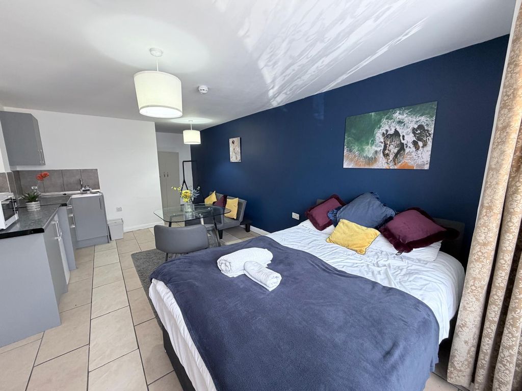 Property photo 1 of 10 Double Bedroom To Rent