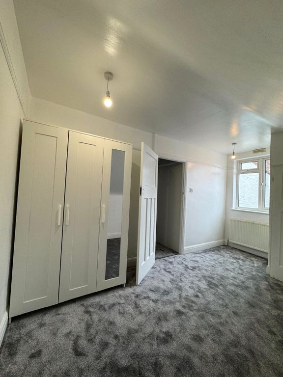 Property photo 3 of 15 Picture No. 14