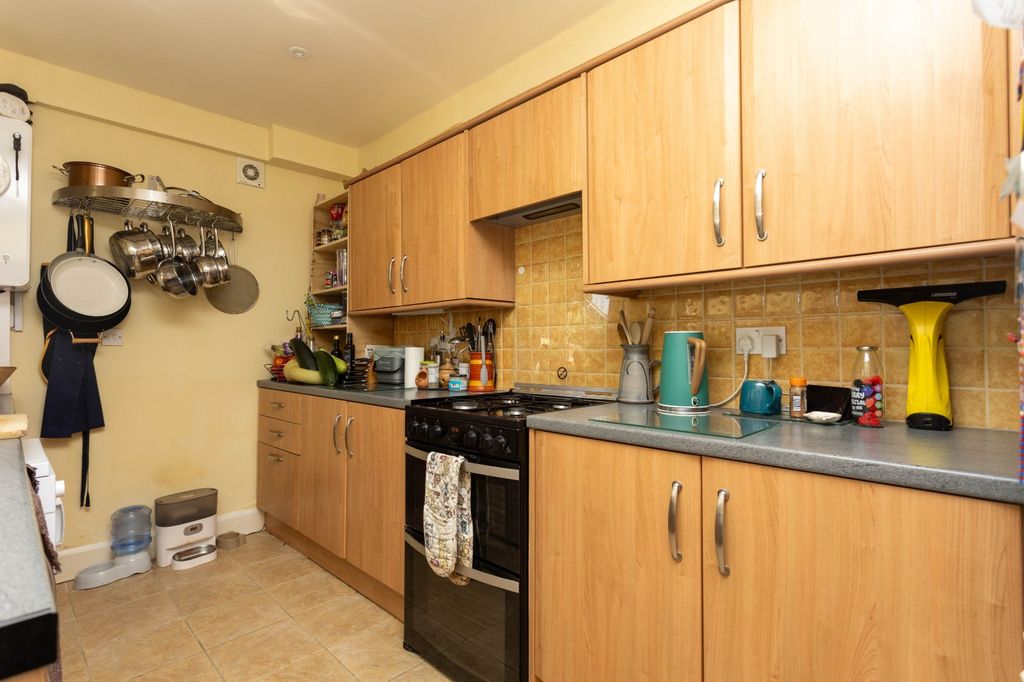 Property photo 2 of 17 Picture No. 01