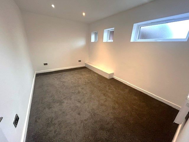 Property photo 2 of 3 Bedroom